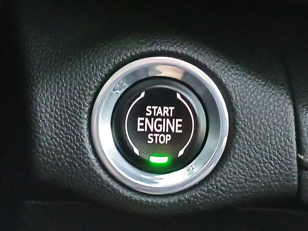 Certified 2023 Buick Envision Essence w/ Sport Touring Package image 17