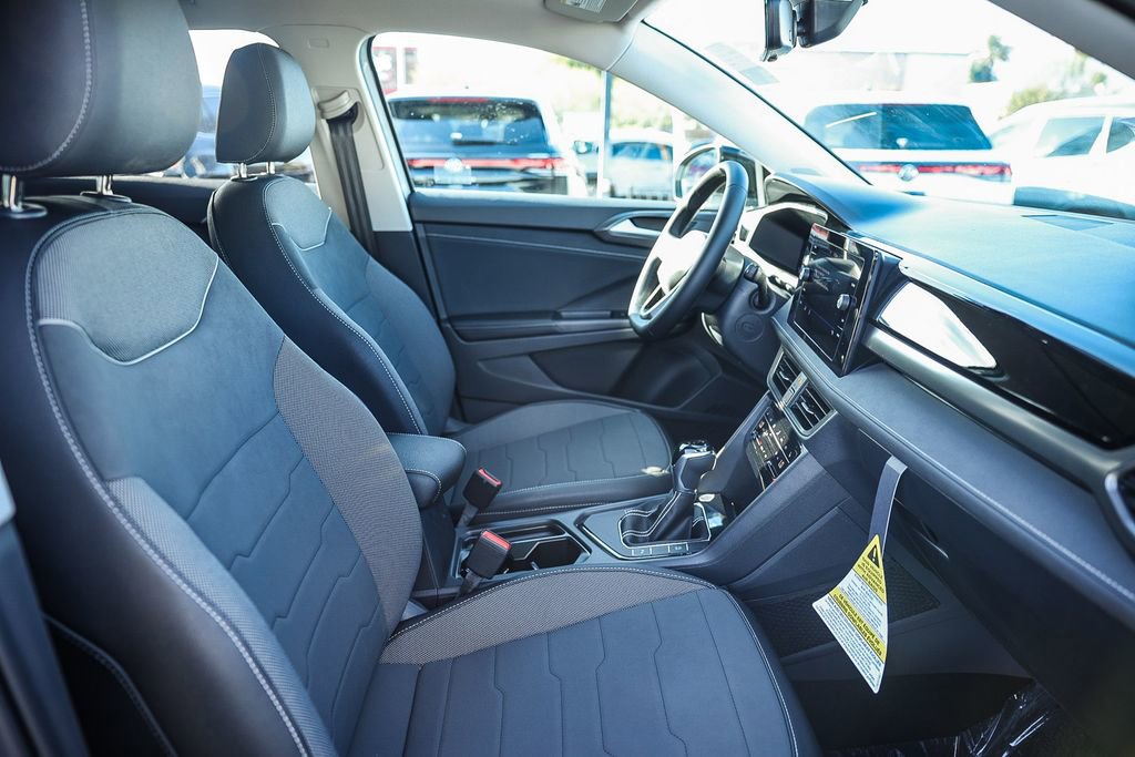 New 2026 Volkswagen Taos SE image 30