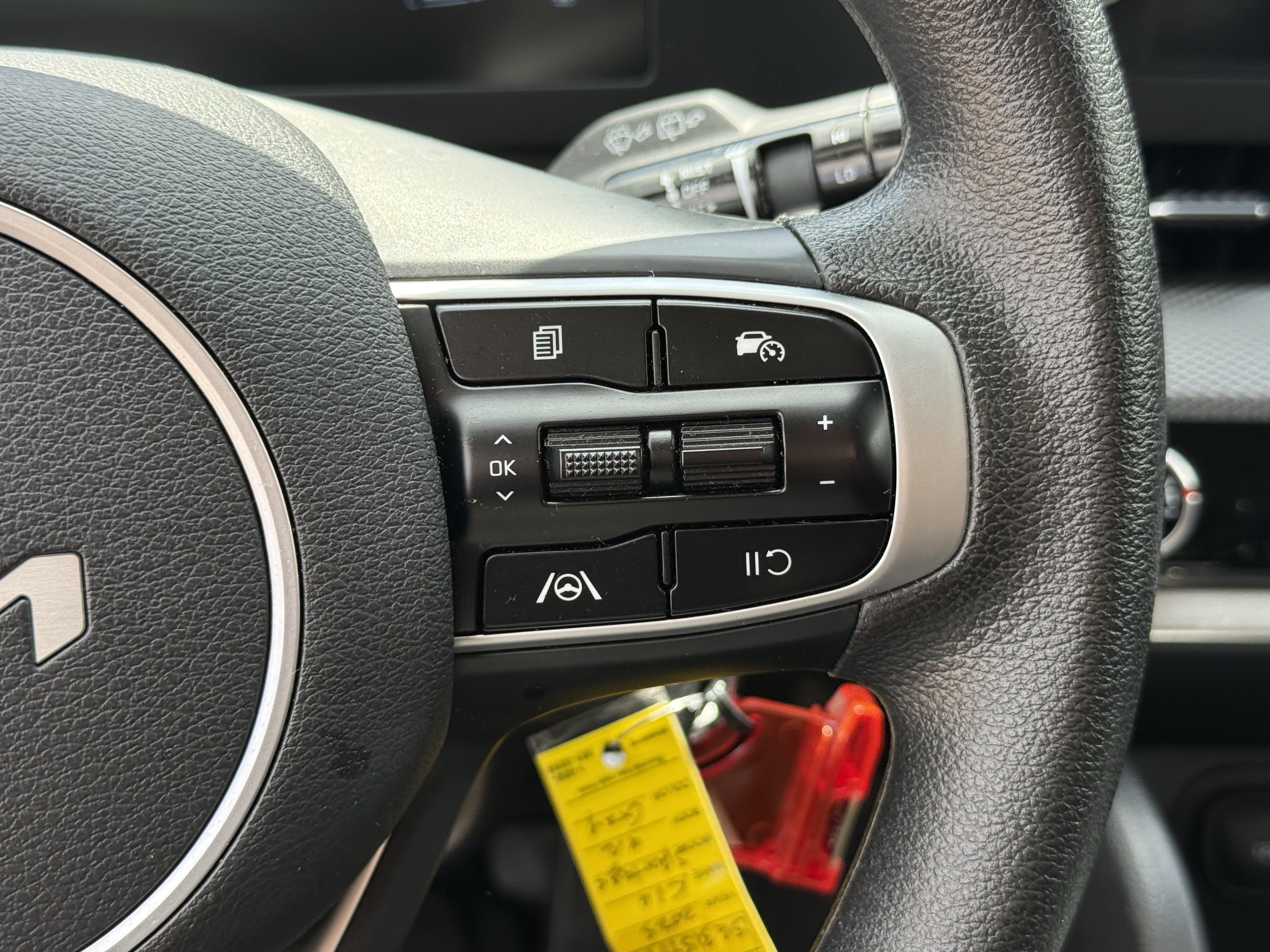 Used 2025 Kia Sportage LX image 18