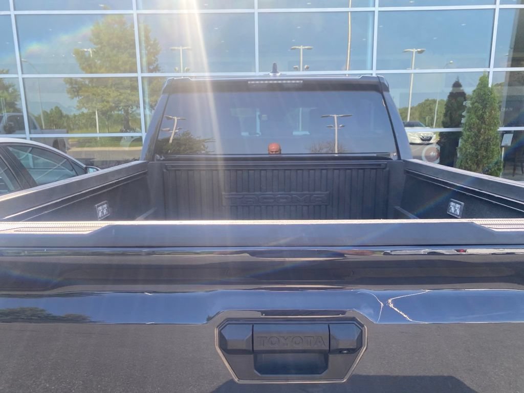Used 2025 Toyota Tacoma SR5 RWD image 9
