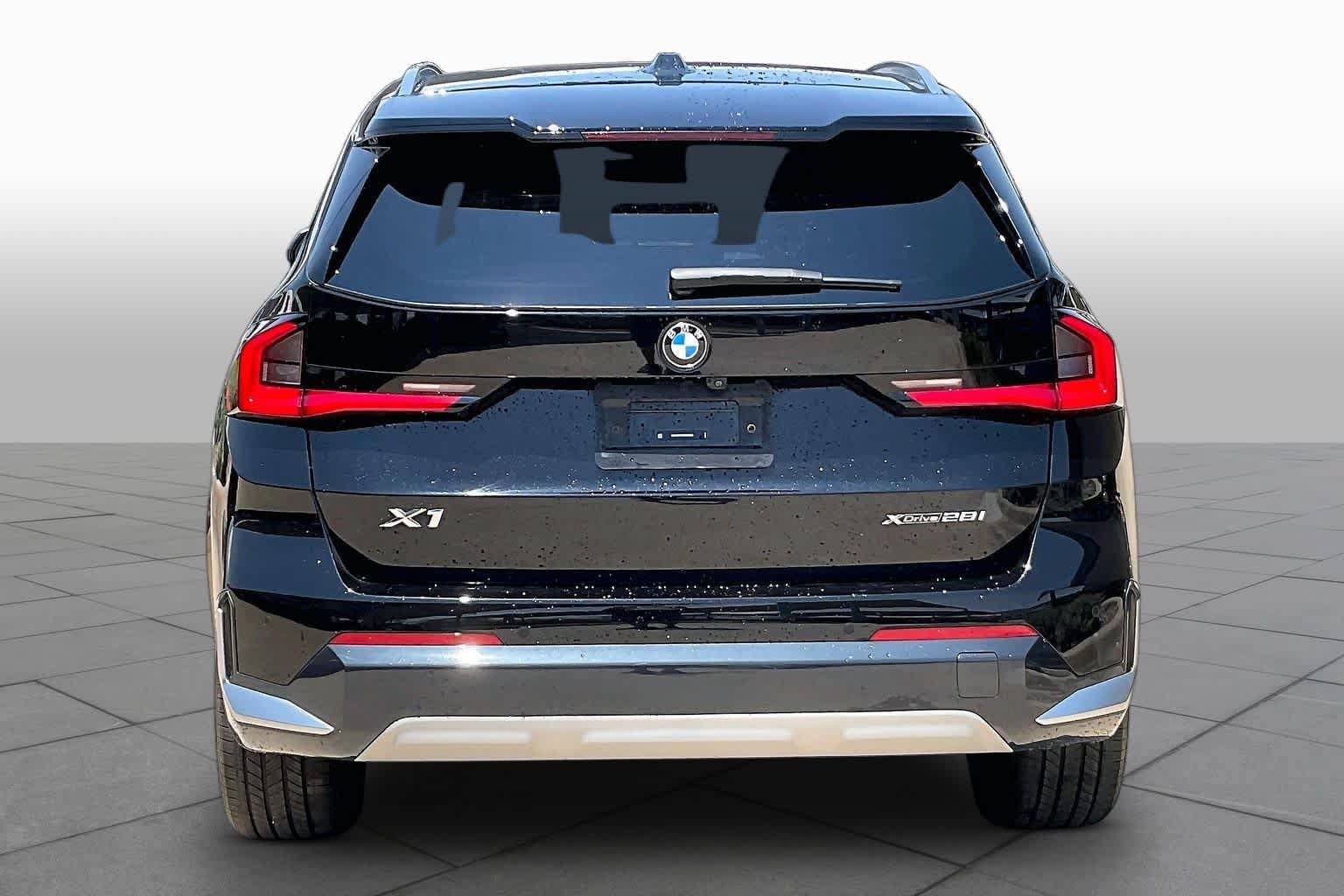 Used 2024 BMW X1 xDrive28i w/ Technology Package AWD/4WD image 5