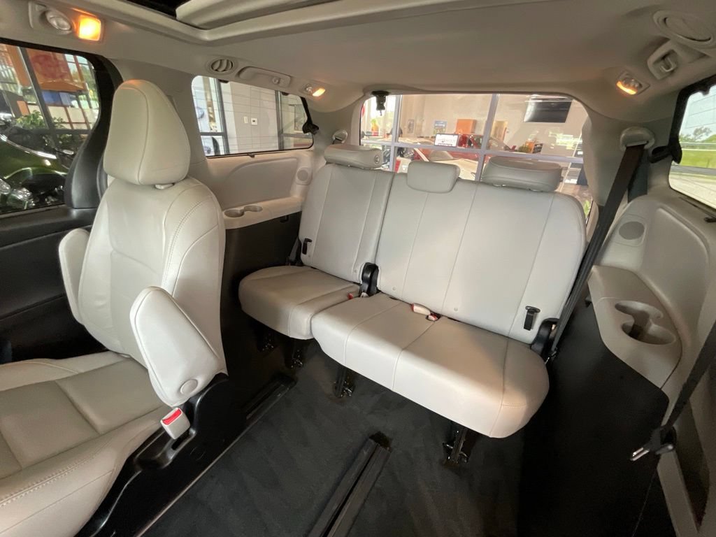 Used 2018 Toyota Sienna Limited Premium AWD/4WD image 23