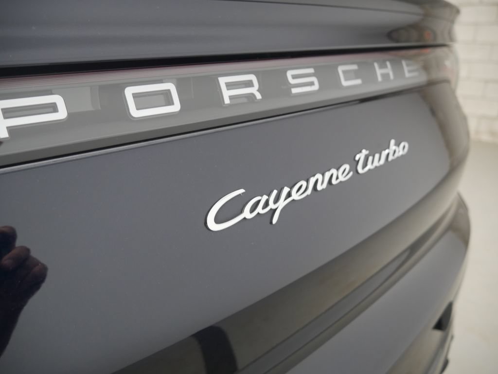 Certified 2023 Porsche Cayenne Turbo AWD/4WD image 11