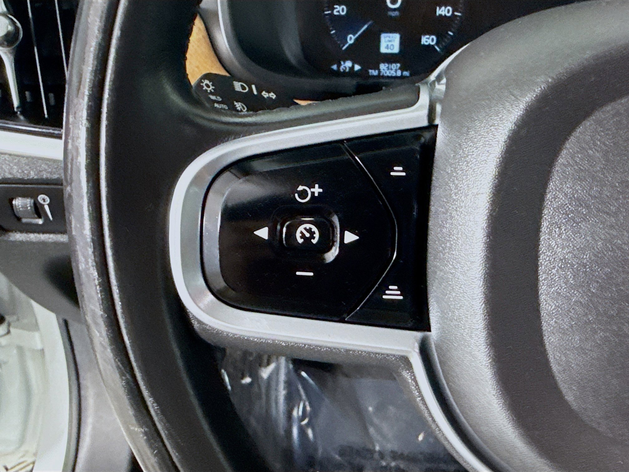 Used 2017 Volvo S90 T6 Inscription w/ Vision Package image 14