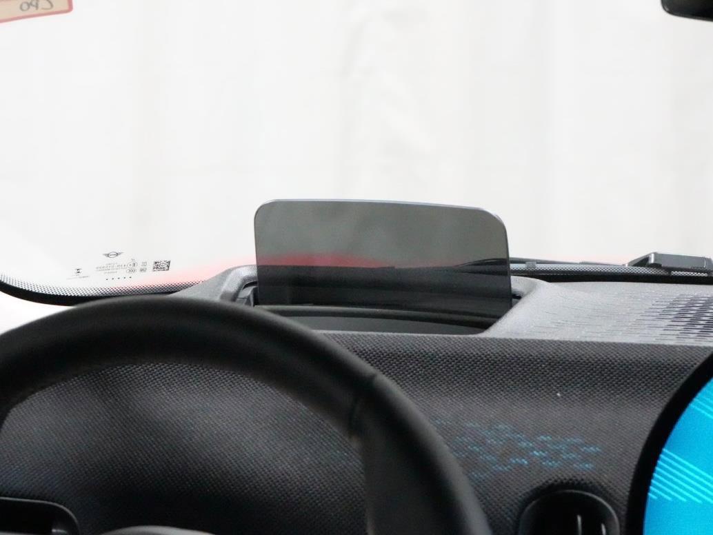 Certified 2025 MINI Cooper S image 9