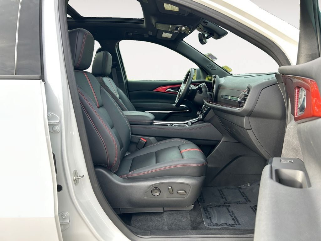 Used 2024 Chevrolet Traverse RS AWD/4WD image 10