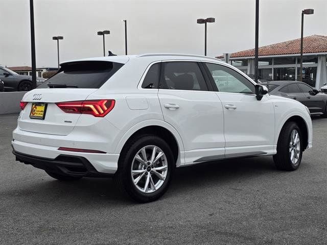 Used 2025 Audi Q3 2.0T Premium w/ Convenience Package image 2