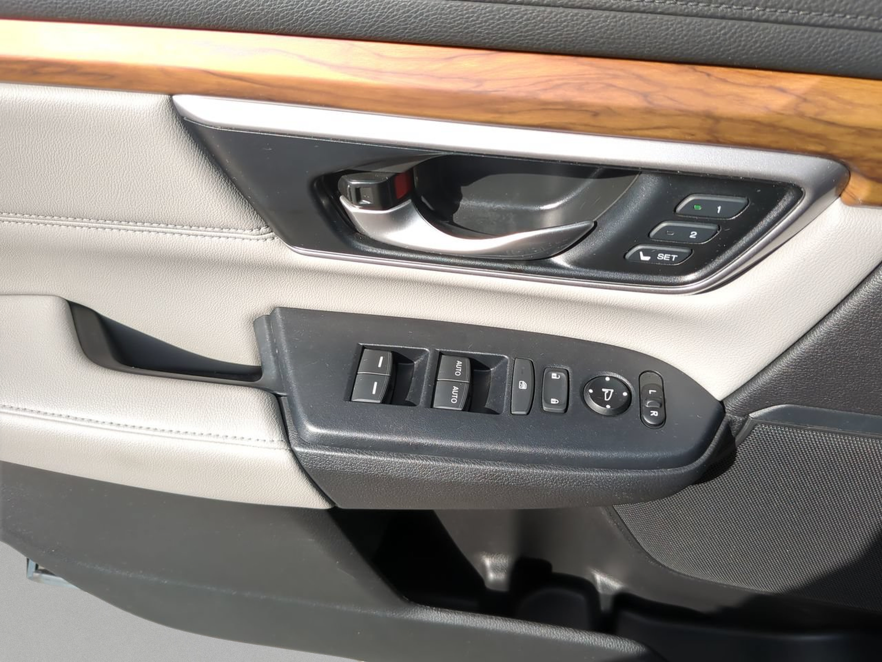 Used 2018 Honda CR-V EX-L image 17