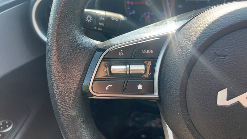 Used 2024 Kia Forte LXS FWD image 22