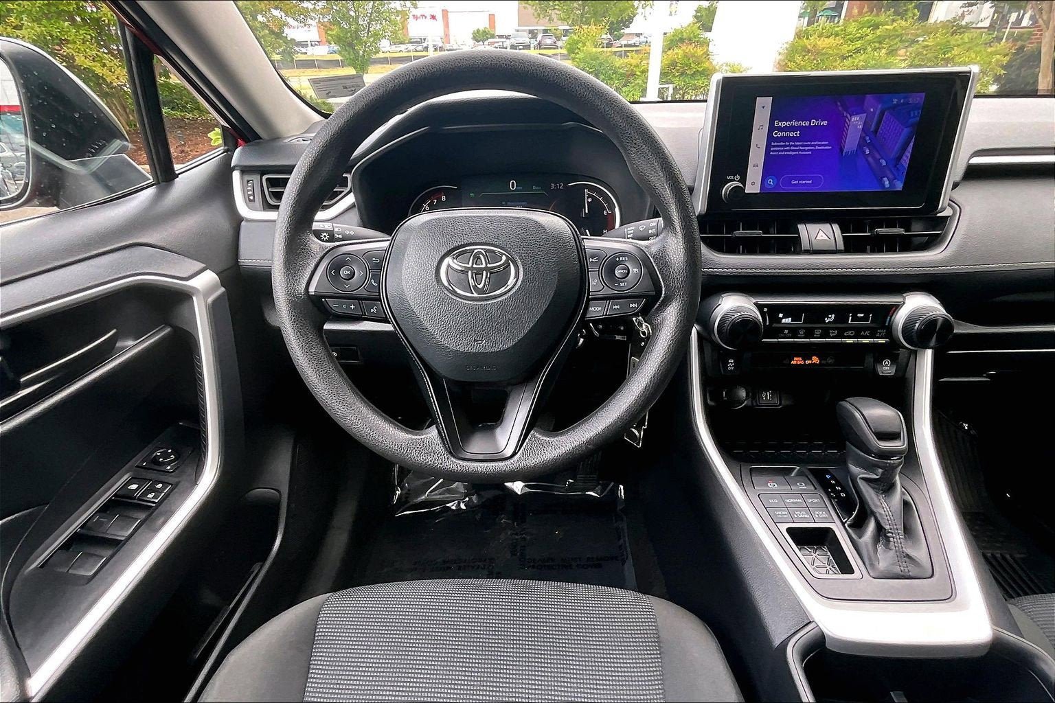 Used 2024 Toyota RAV4 LE AWD/4WD image 5