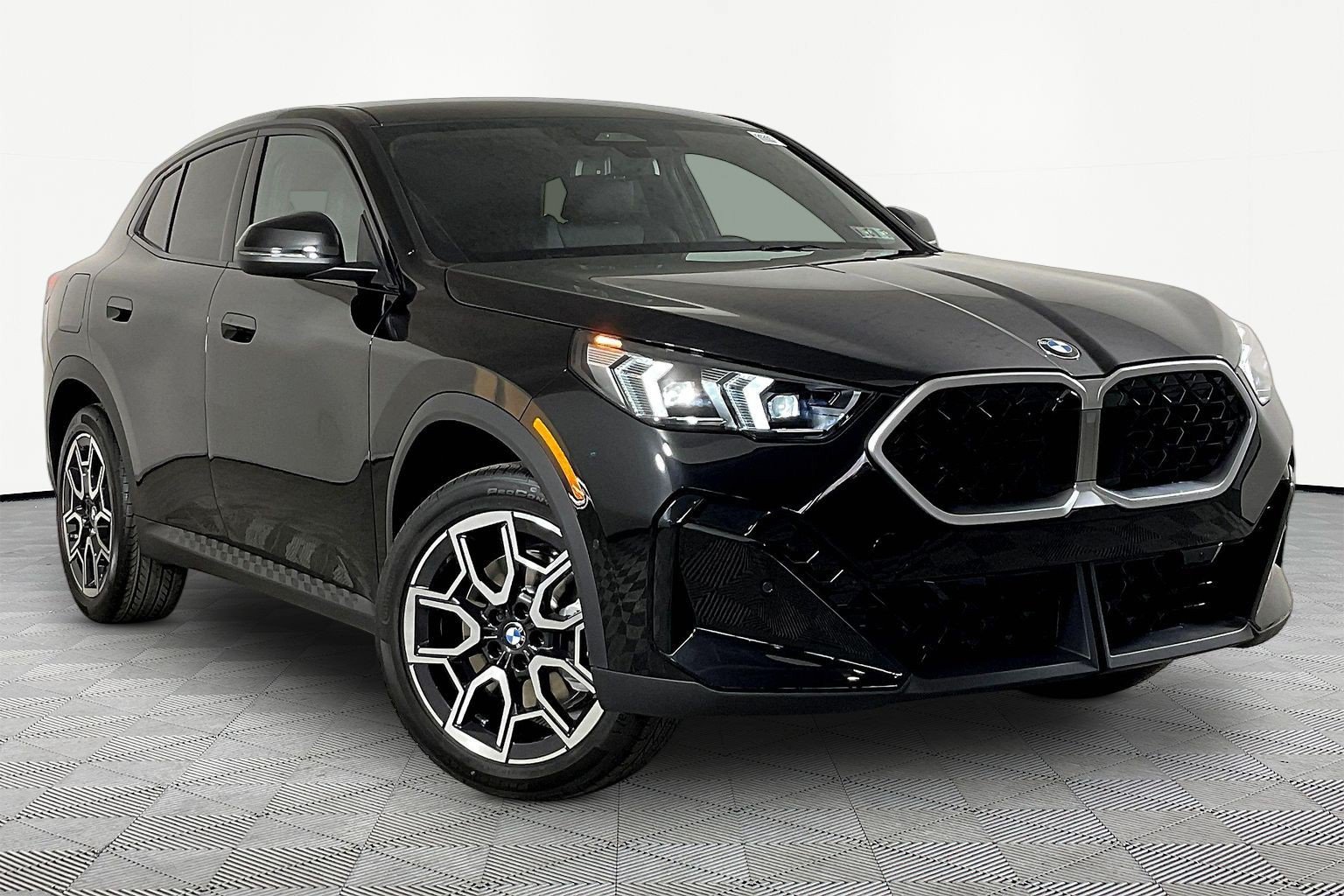 New 2026 BMW X2 xDrive28i w/ Convenience Package AWD/4WD image 2