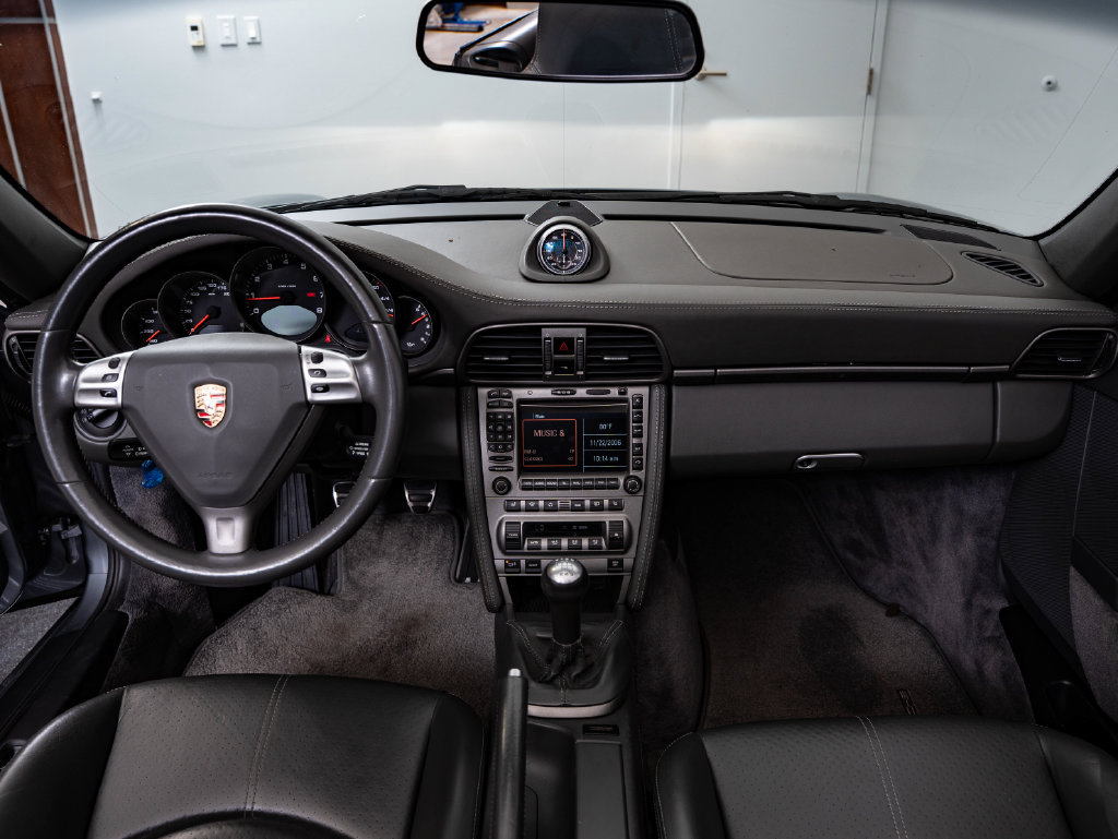 Used 2006 Porsche 911 Carrera RWD image 6