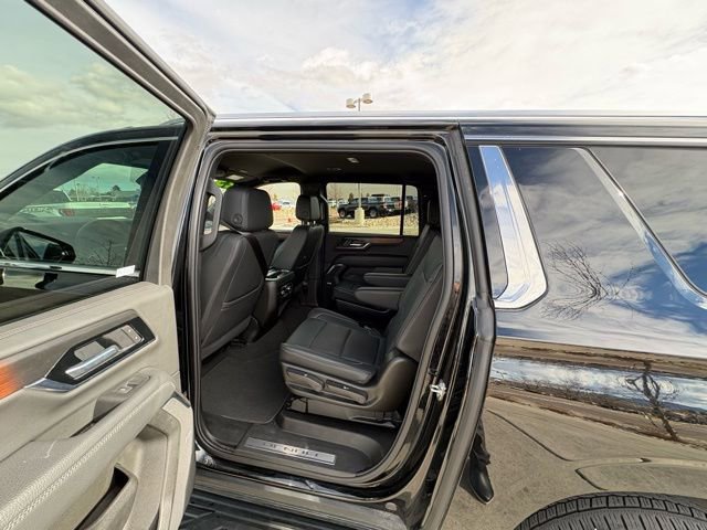Used 2025 GMC Yukon XL Denali image 24