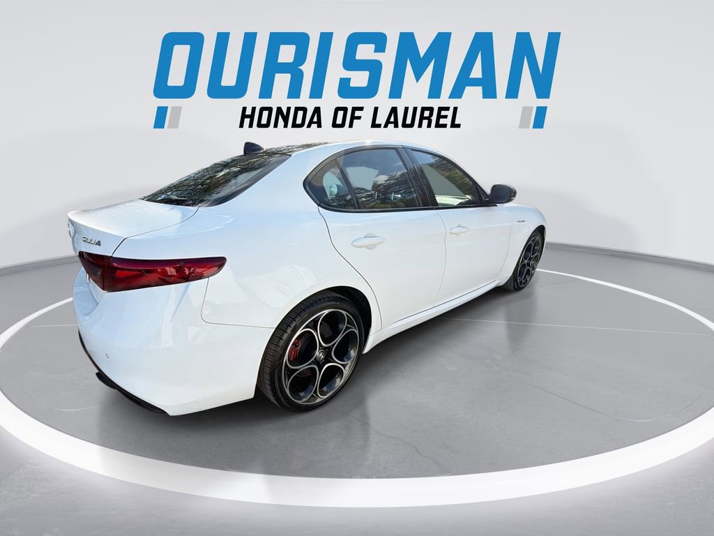 Used 2022 Alfa Romeo Giulia Veloce image 8