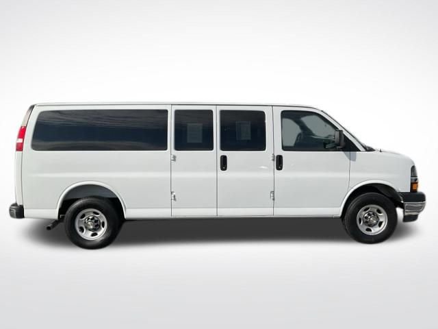 Certified 2025 Chevrolet Express 3500 LT w/ LT Preferred Equipment Group RWD image 19