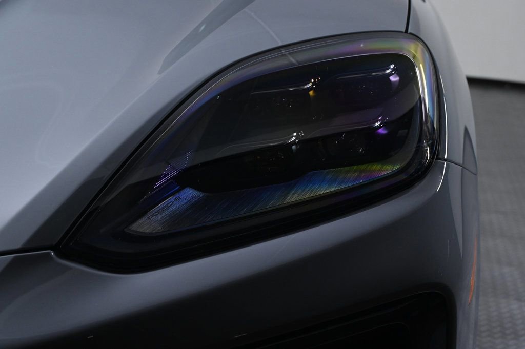 Certified 2026 Porsche Cayenne E-Hybrid Coupe image 22
