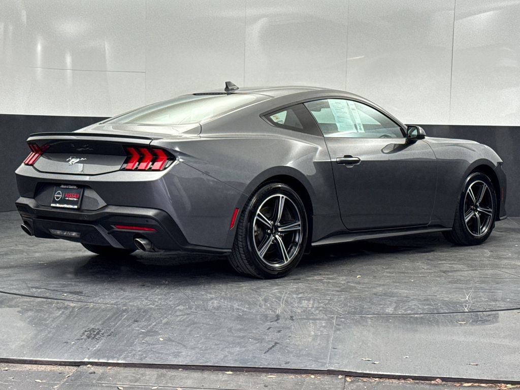 Used 2024 Ford Mustang Premium image 3