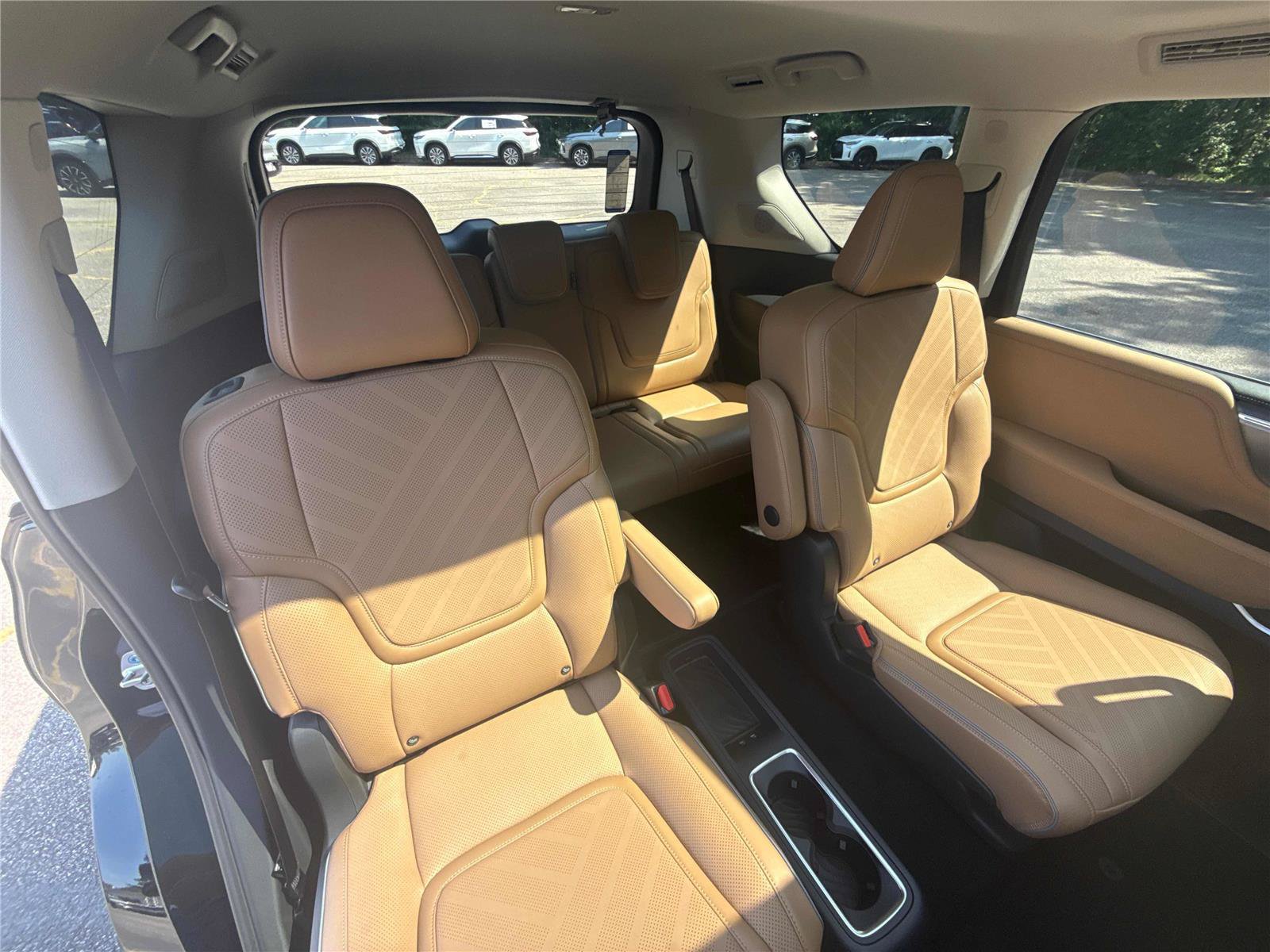 New 2027 INFINITI QX80 Luxe w/ Cargo Package AWD/4WD image 29