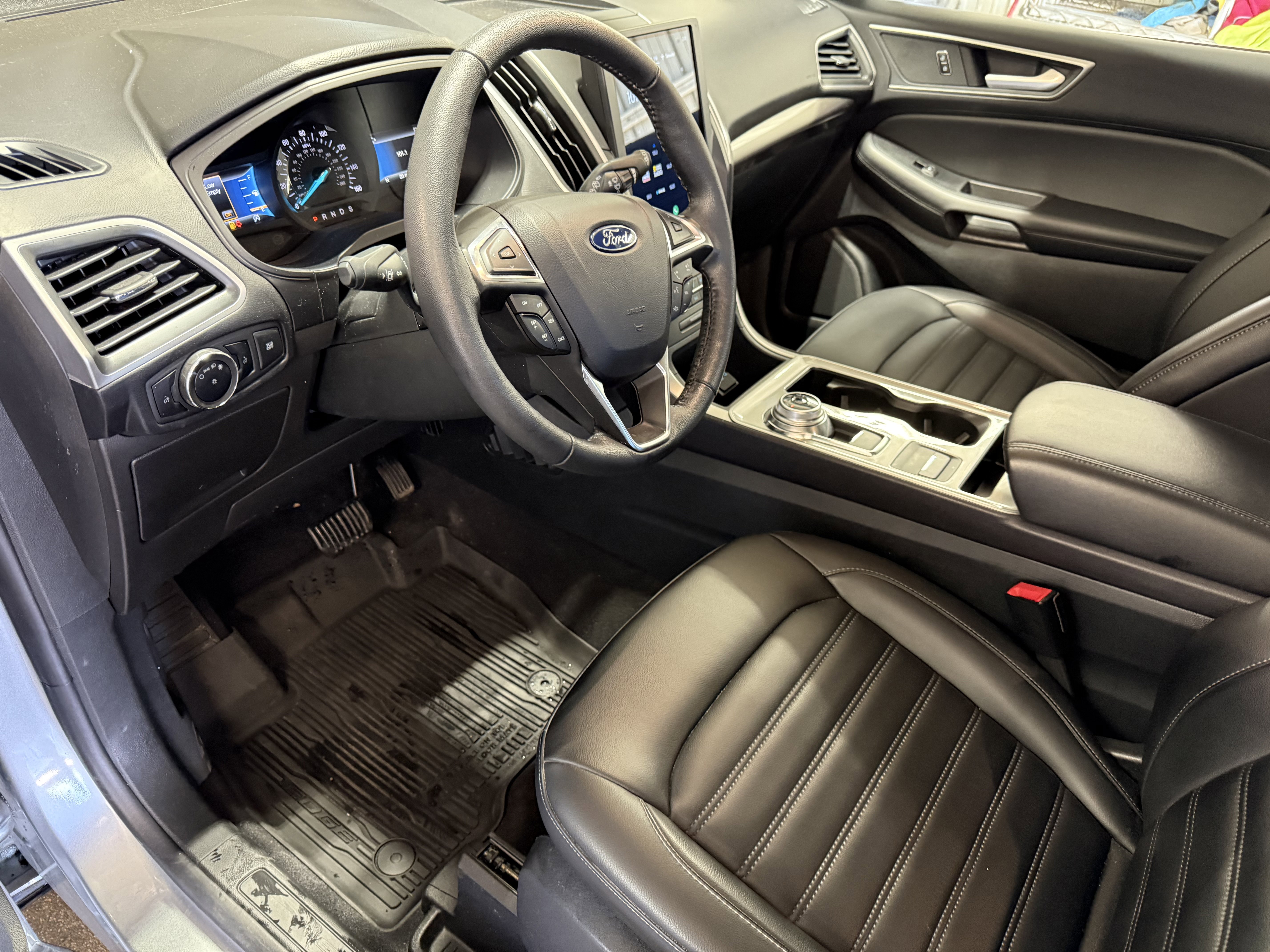 Used 2024 Ford Edge SEL image 17