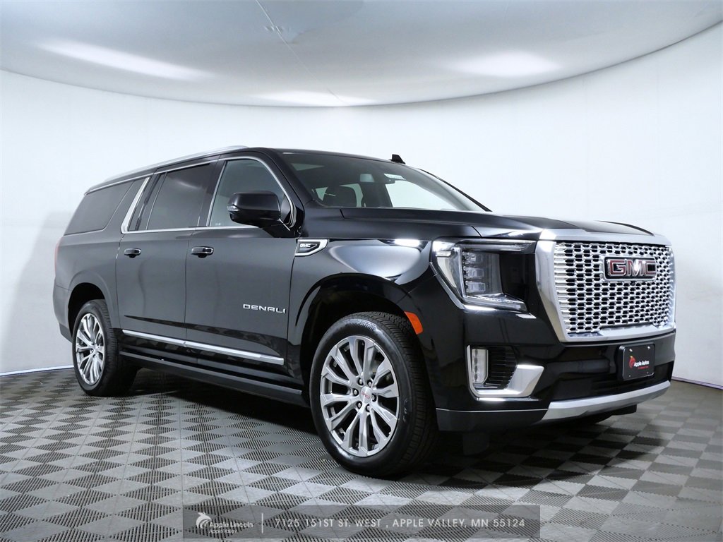 Used 2022 GMC Yukon XL Denali image 1