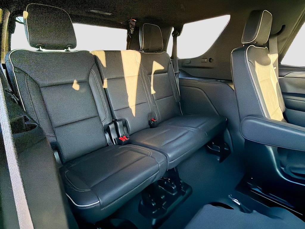 Used 2024 GMC Yukon SLT image 23