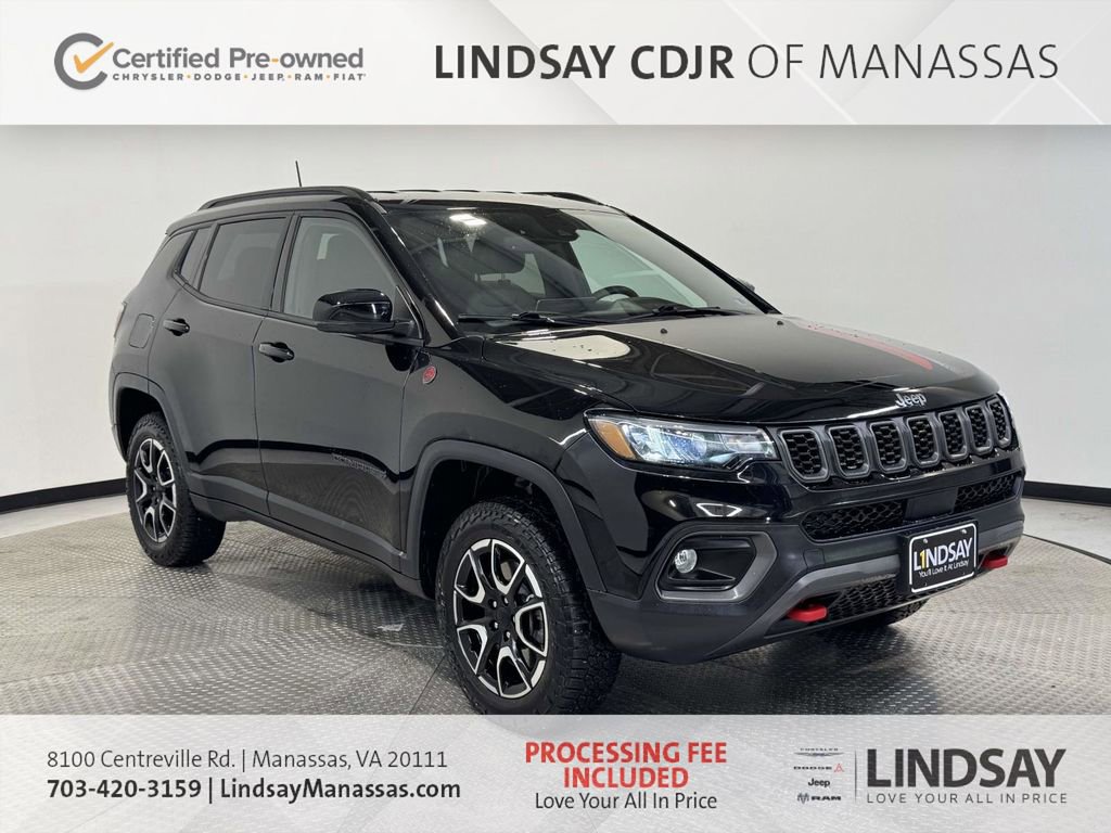 Used 2024 Jeep Compass Trailhawk image 1