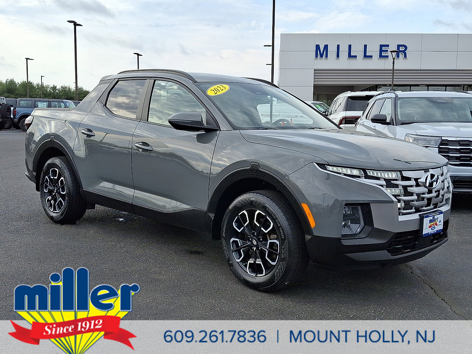 Used 2023 Hyundai Santa Cruz SEL Premium image 1