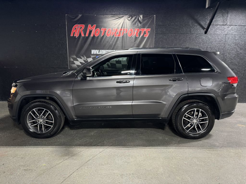 Used 2017 Jeep Grand Cherokee Limited image 2
