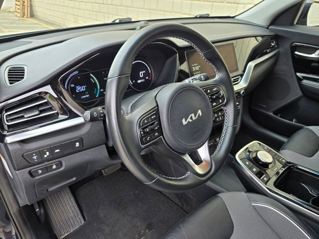 Used 2022 Kia Niro EX FWD image 21