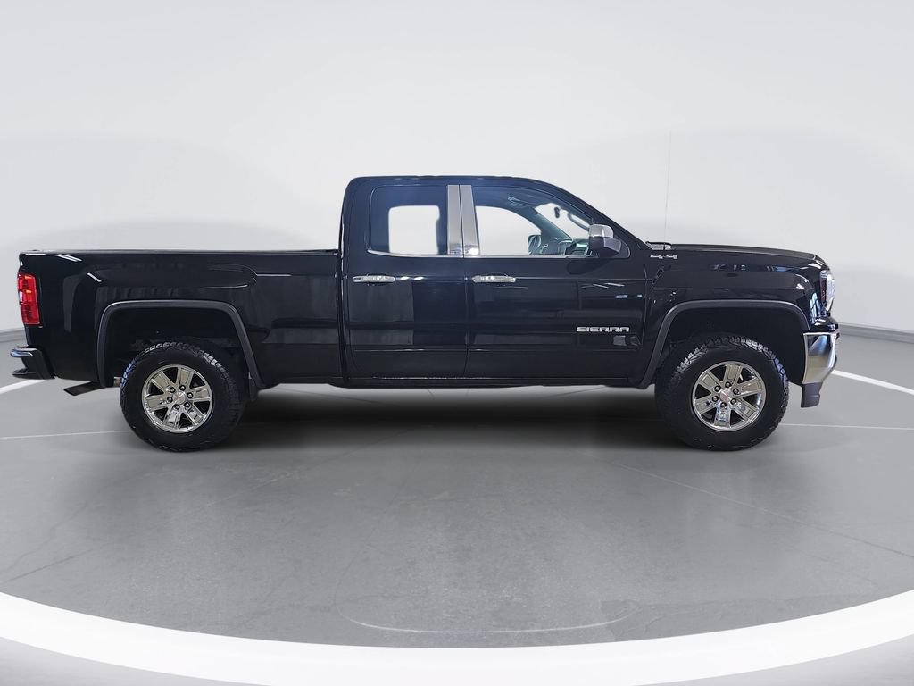 Used 2017 GMC Sierra 1500 SLE w/ SLE Value Package AWD/4WD image 2