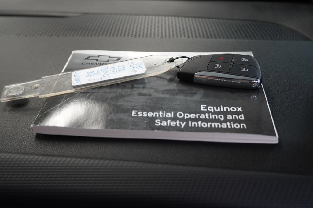 Used 2025 Chevrolet Equinox LT w/ Safety and Technology Package AWD/4WD image 39