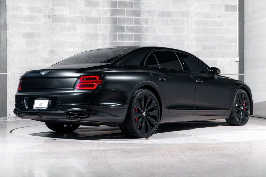 Used 2022 Bentley Flying Spur Plug-In Hybrid AWD/4WD image 3