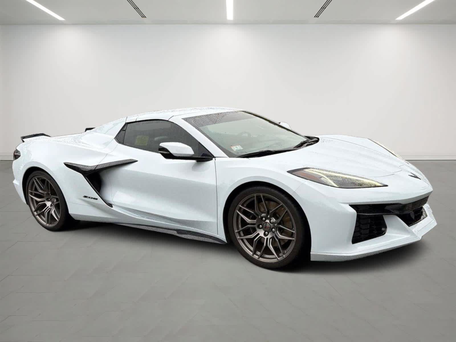 Used 2023 Chevrolet Corvette Z06 RWD image 6