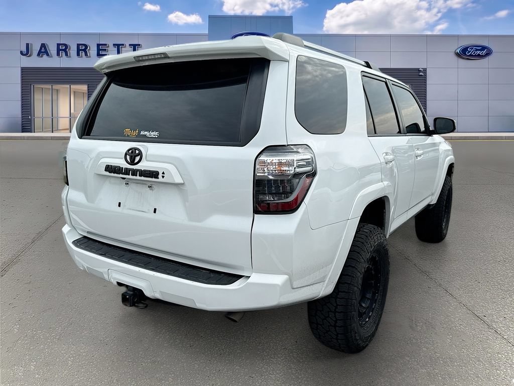 Used 2024 Toyota 4Runner SR5 AWD/4WD image 4
