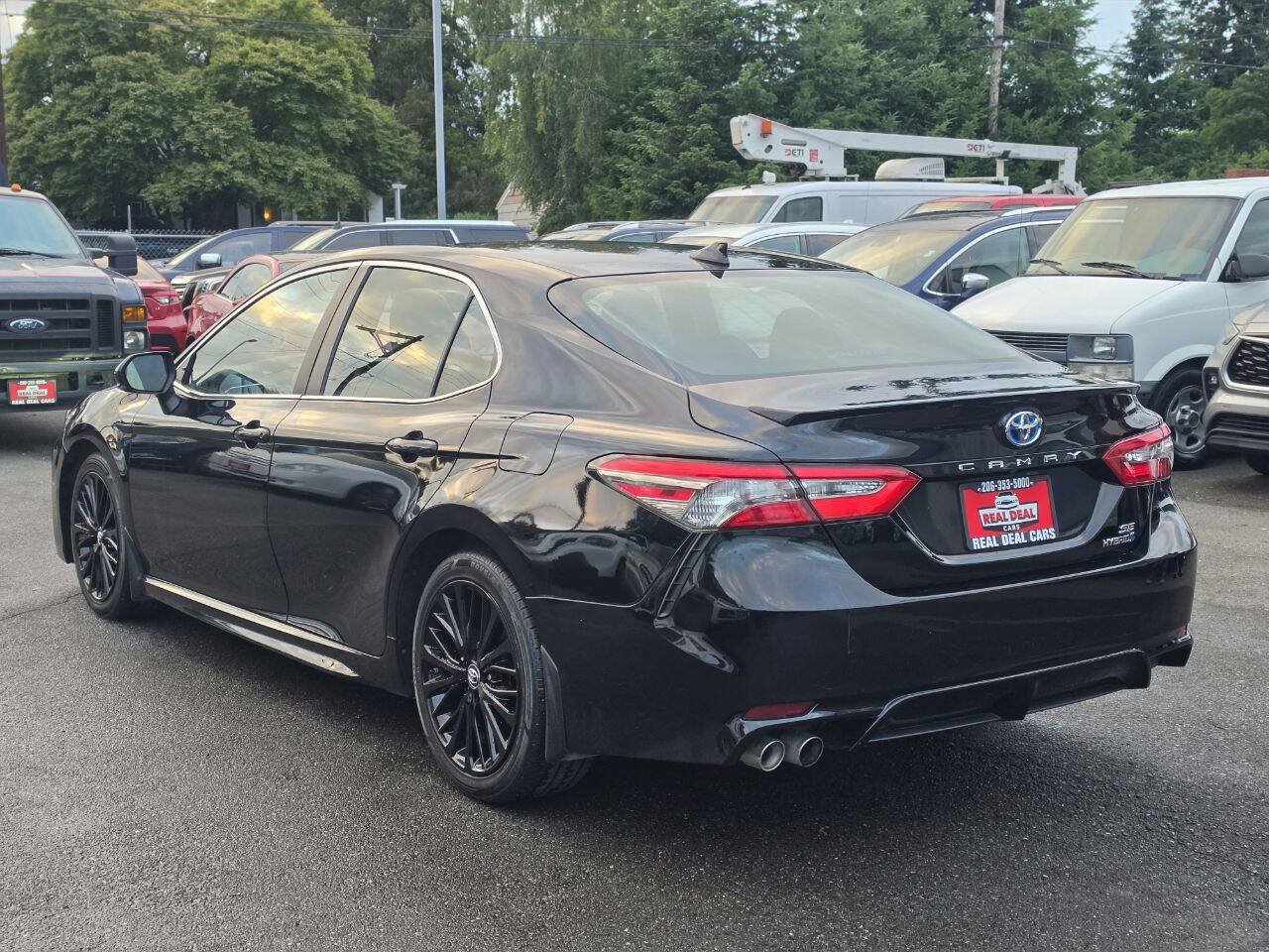 Used 2018 Toyota Camry SE FWD image 8