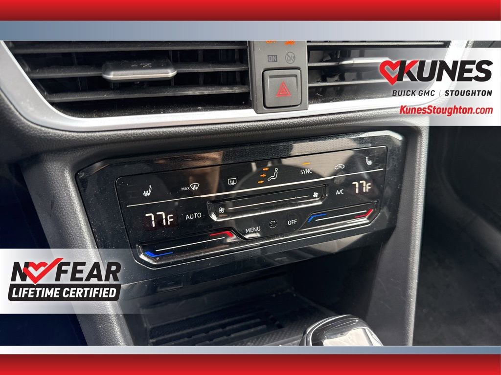 Used 2025 Volkswagen Taos SE AWD/4WD image 31