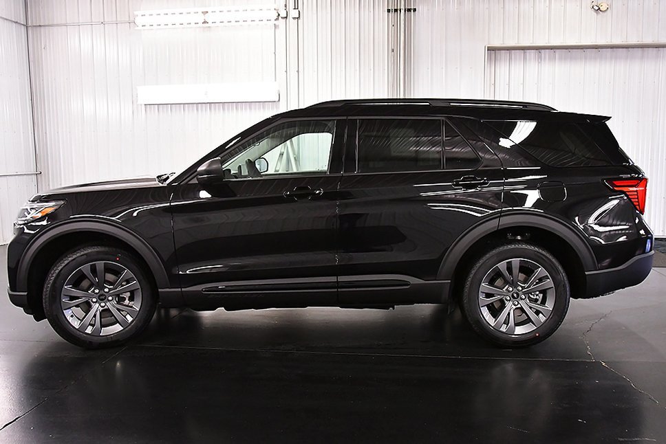 New 2026 Ford Explorer Active w/ Active Comfort Package AWD/4WD image 4