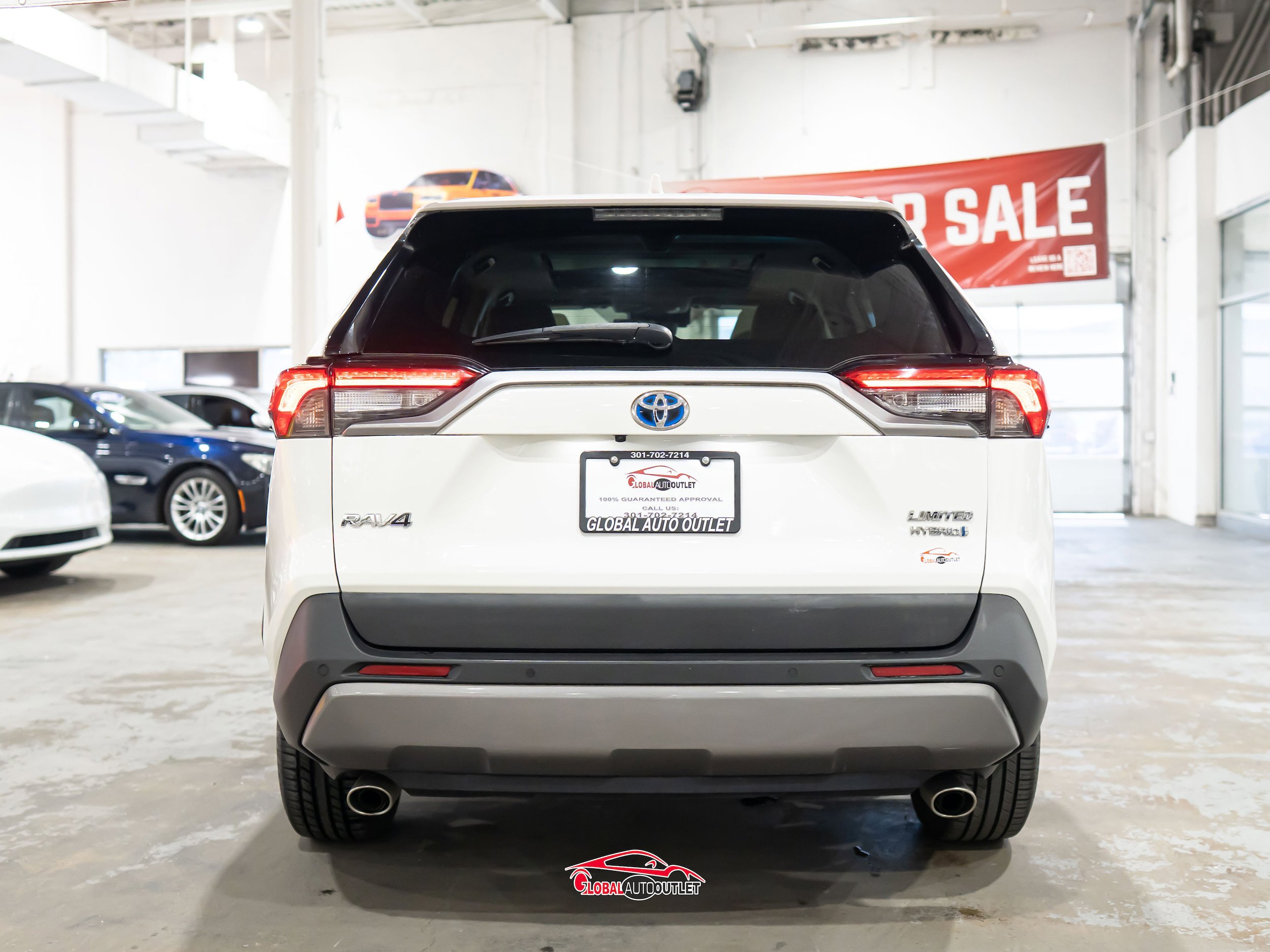 Used 2020 Toyota RAV4 Limited AWD/4WD image 6