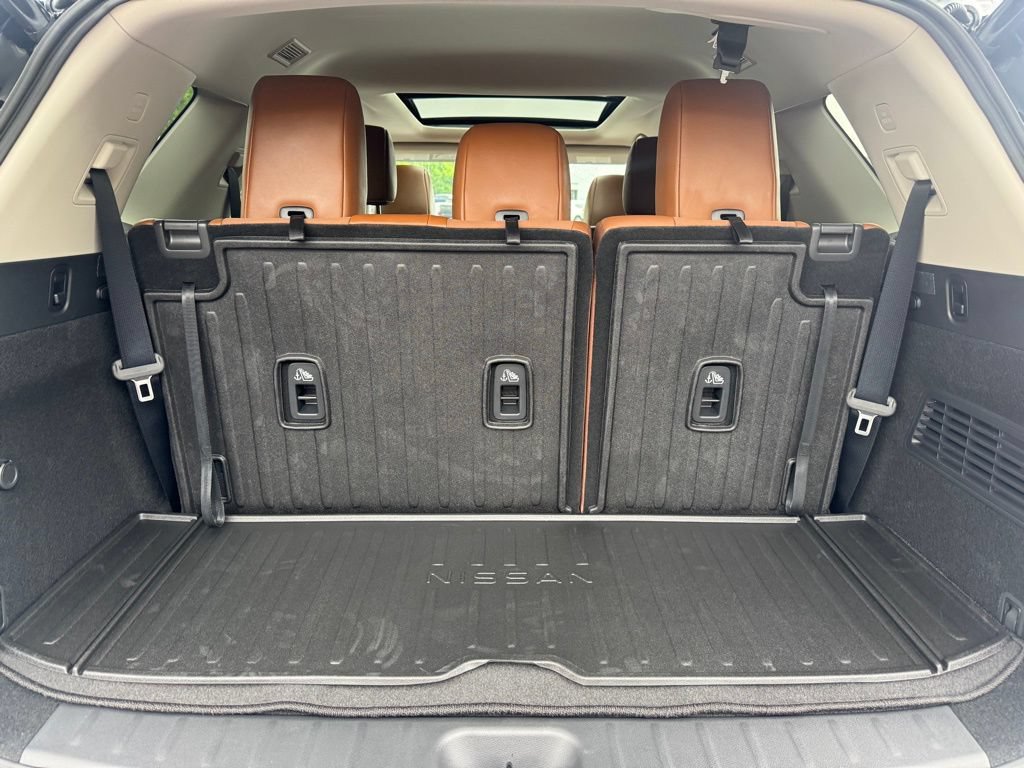 New 2026 Nissan Pathfinder Platinum AWD/4WD image 16