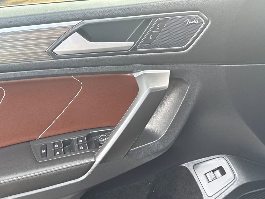 Used 2022 Volkswagen Tiguan SEL R-Line image 38