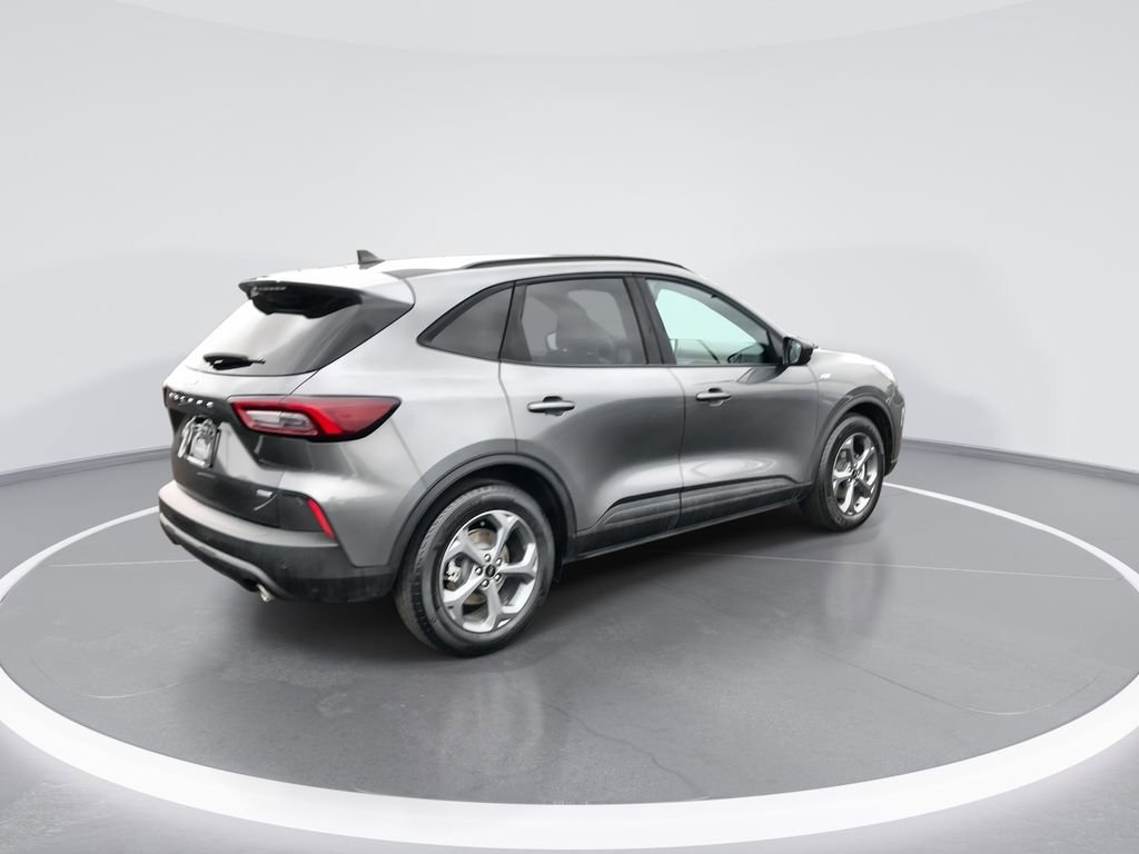 Used 2025 Ford Escape ST-Line w/ Equipment Group 301A image 8