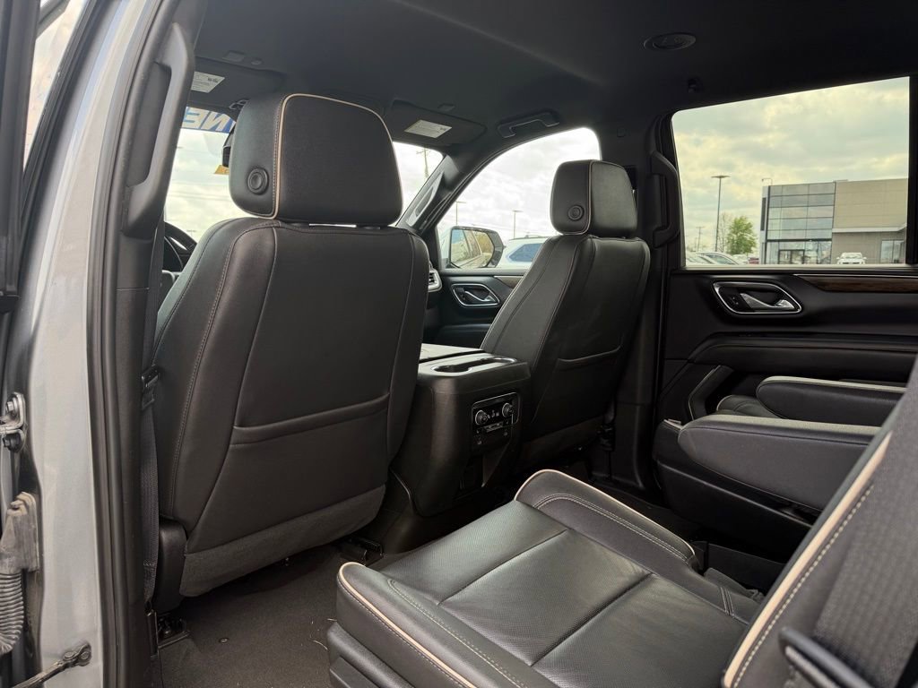 Used 2023 Chevrolet Tahoe Premier AWD/4WD image 25