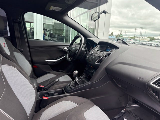 Used 2016 Ford Focus ST FWD image 24