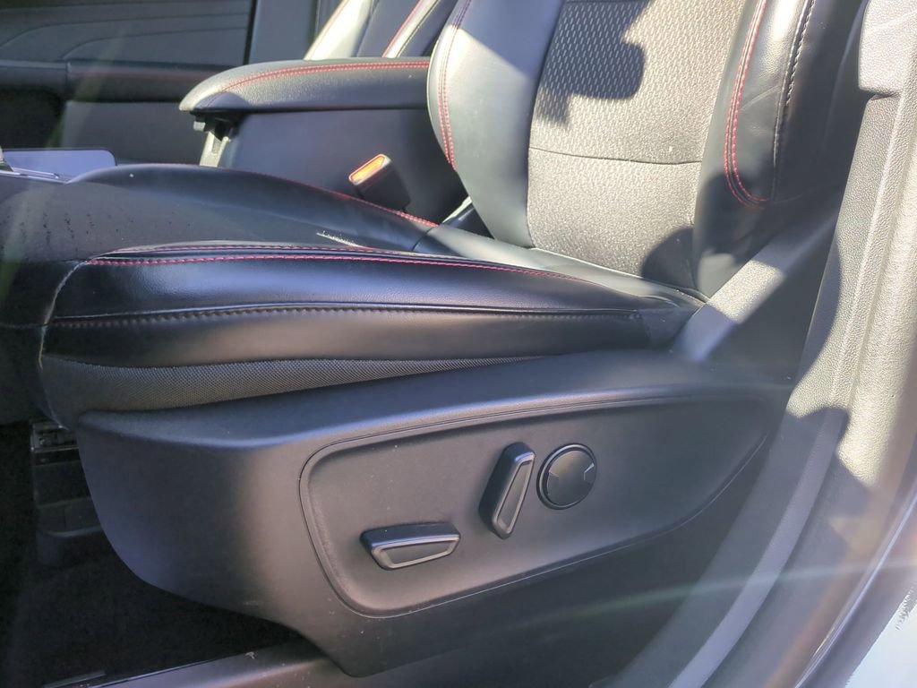 Used 2025 Ford Escape ST-Line image 14