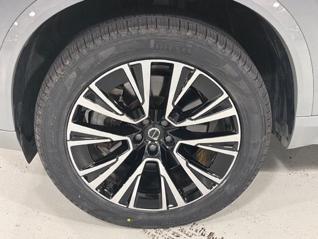 Used 2025 Volvo XC90 T8 Plus w/ Protection Package Premier AWD/4WD image 8
