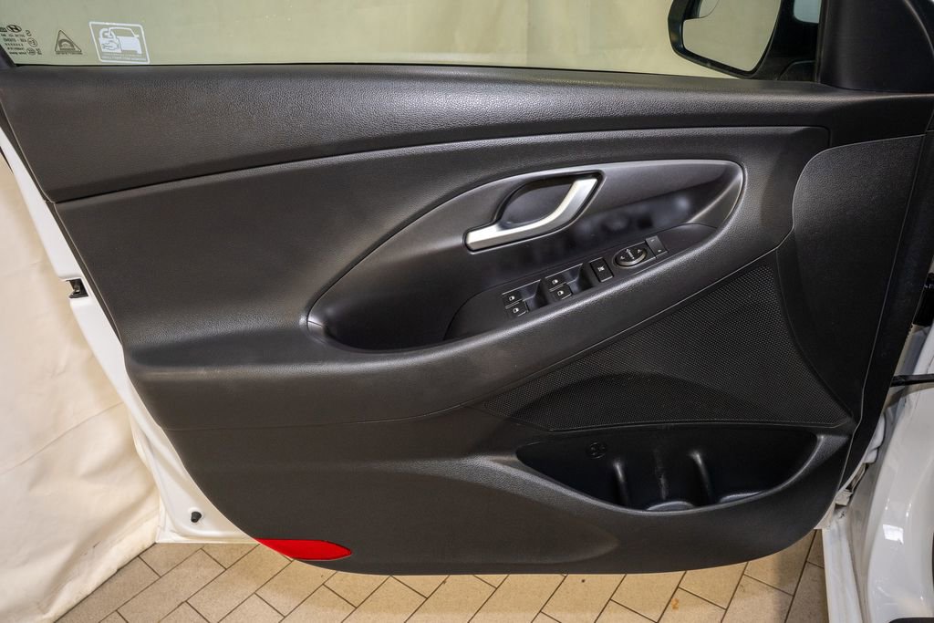 Used 2018 Hyundai Elantra GT image 10