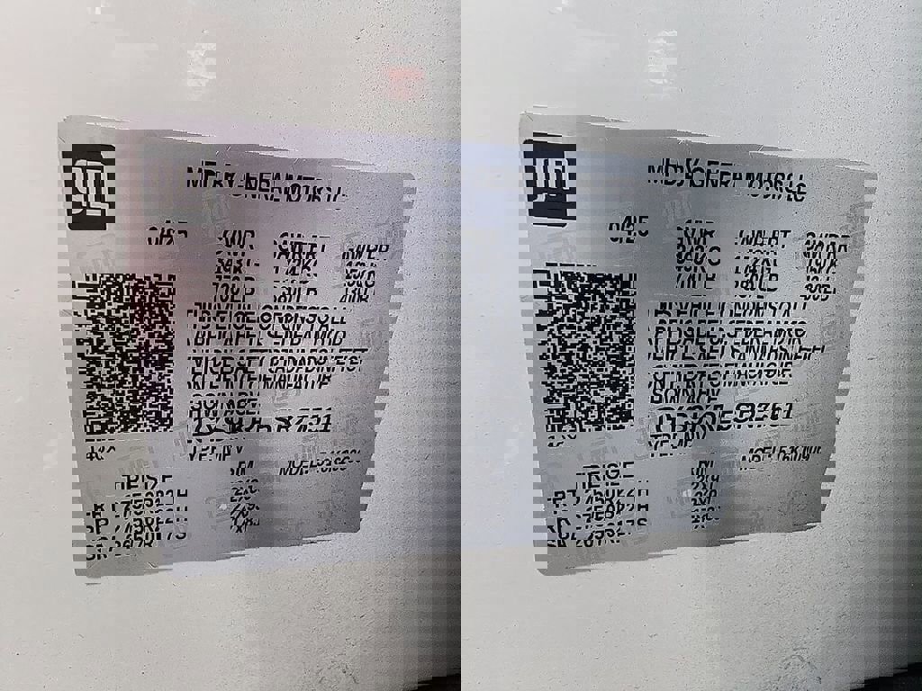 Certified 2025 Cadillac Escalade ESV Premium Luxury AWD/4WD image 33