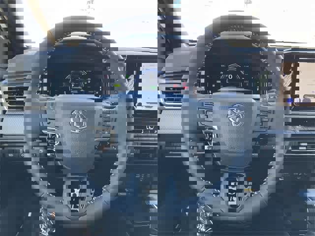 Used 2025 Toyota Camry SE image 19