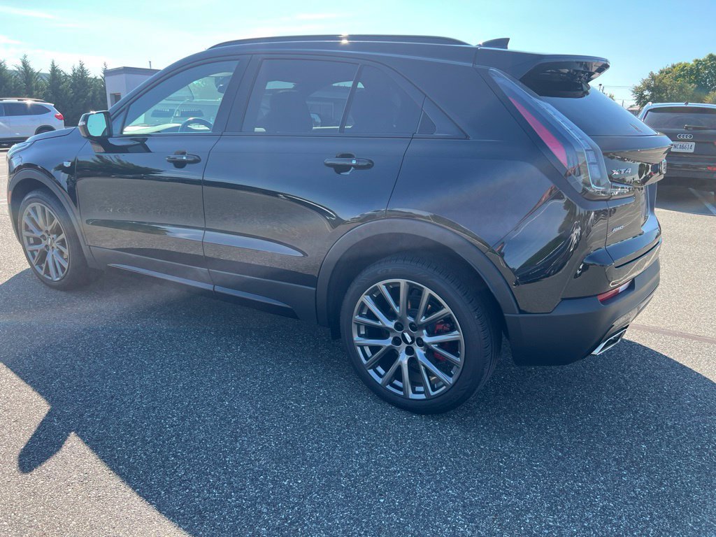 Used 2021 Cadillac XT4 Sport w/ Cold Weather Package AWD/4WD image 4