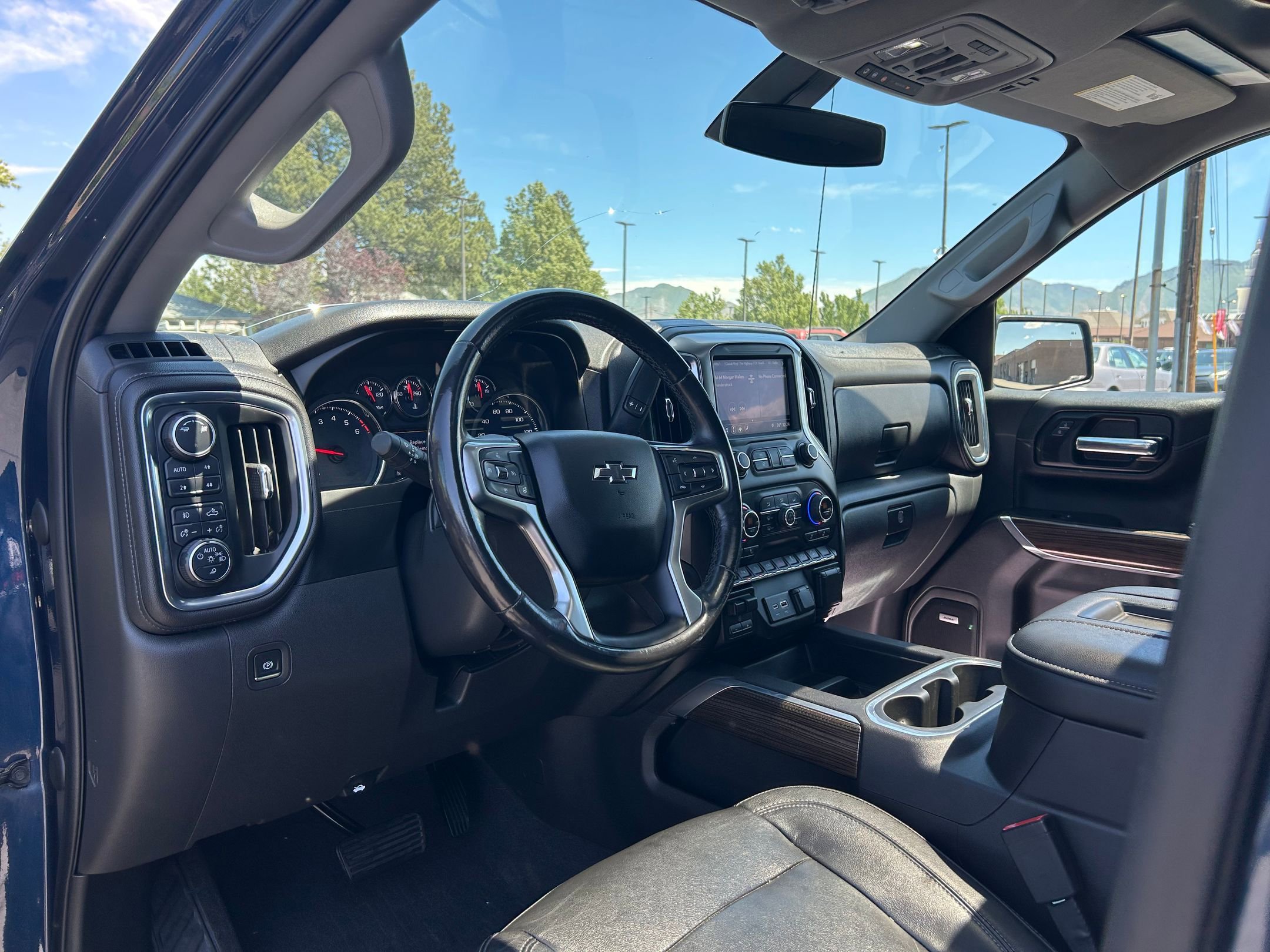 Used 2019 Chevrolet Silverado 1500 LT Trail Boss AWD/4WD image 11